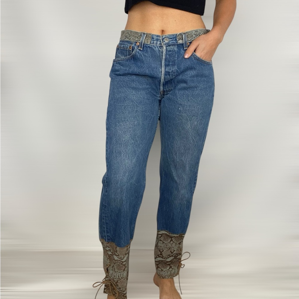 Vintage BELLA DAHL x LEVIS Snake Print High Waisted Mom Jean Medium Wash Lace Up